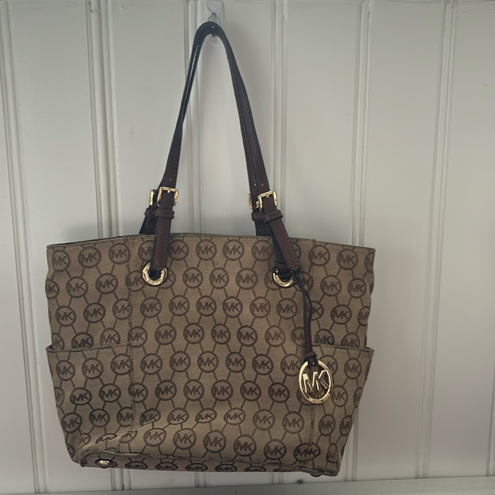 Michael Kors purse